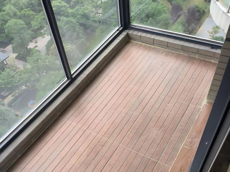 新房陽臺裝修找誰好？房屋局部裝修公司聯(lián)系電話多少？(圖2)