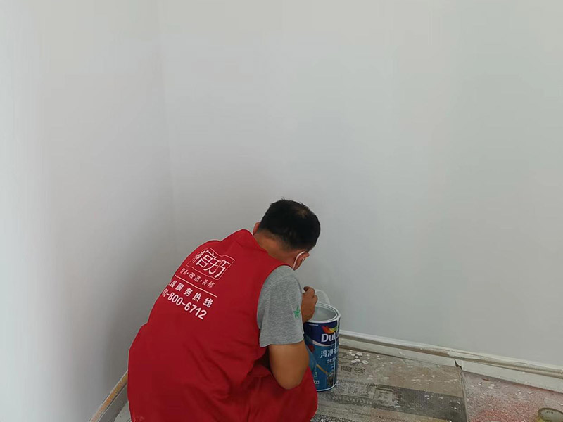 毛坯房裝修寶典:餐廳地面裝飾便宜又美觀實用的方法(圖3) 毛坯房裝修寶典:餐廳地面裝飾便宜又美觀實用的方法(圖3)