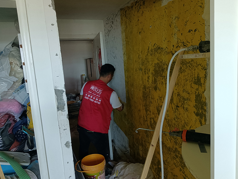 硅藻泥和乳膠漆哪個好？硅藻泥墻面臟了怎么翻新？(圖1)