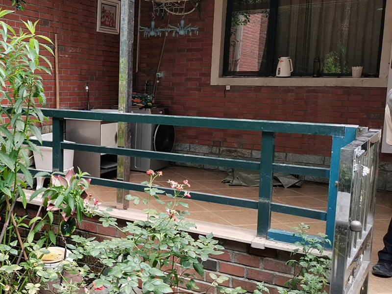 陽(yáng)臺(tái)裝修并沒(méi)那么簡(jiǎn)單！陽(yáng)臺(tái)梁下口貼磚技巧介紹(圖2)