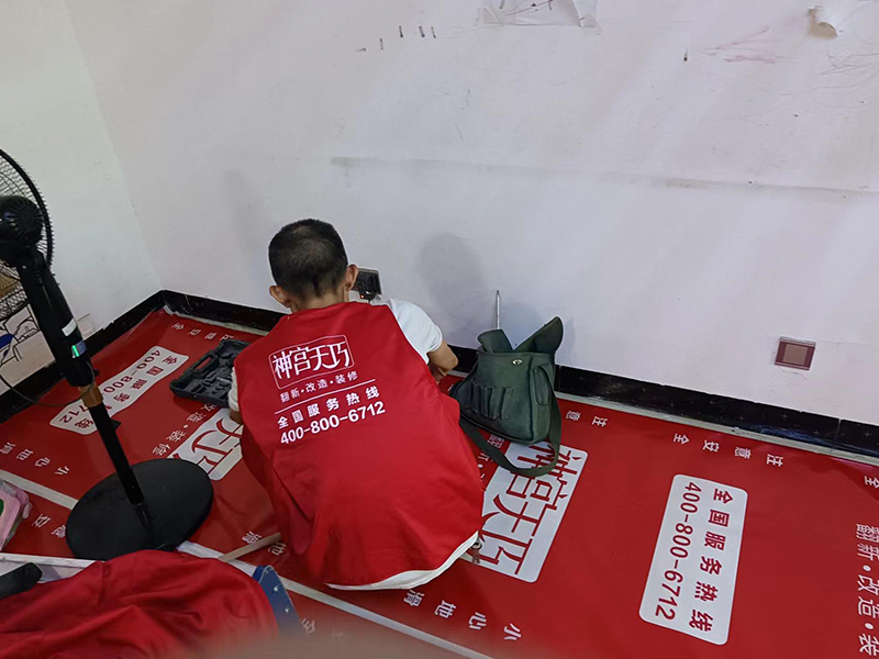 2022年室內(nèi)裝修墻面用什么好？乳膠漆和壁紙哪個(gè)更便宜環(huán)保？(圖3)