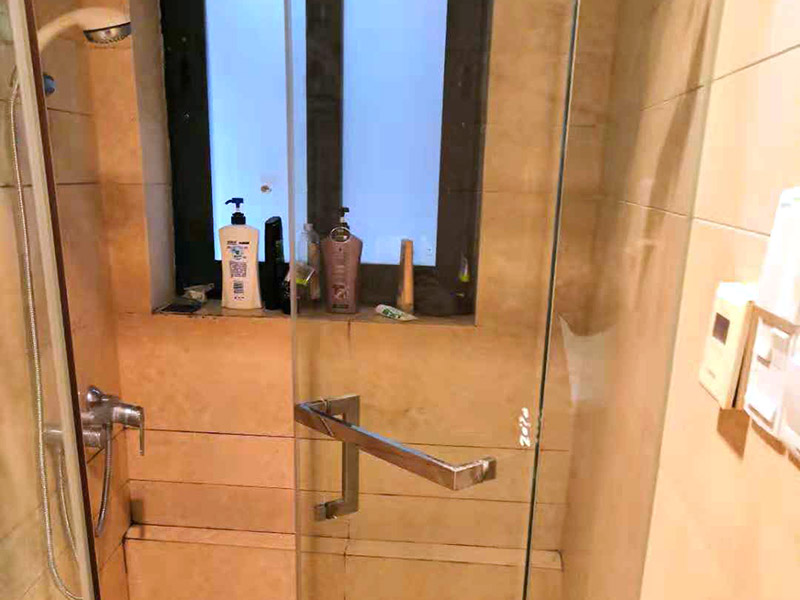 武漢淋浴房安裝師傅哪里找啊(圖3) 武漢淋浴房安裝師傅哪里找啊(圖3)