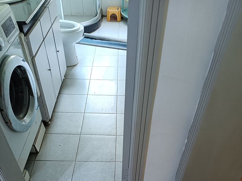 風水大師說：臥室的衛(wèi)生間門對著床，這種裝修很不好！(圖3)