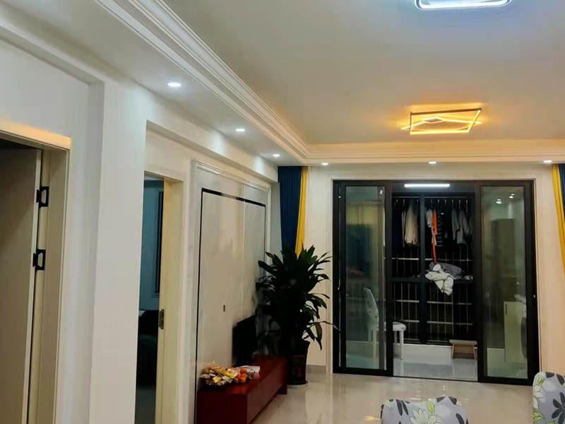 客廳電視背景墻這樣裝修設計好看又實用(圖5)