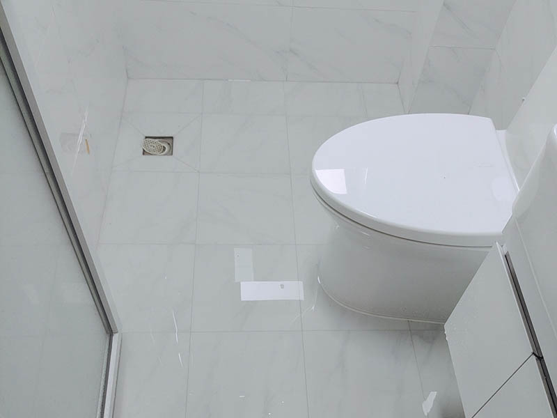 衛(wèi)生間瓷磚應(yīng)該如何選擇貼法？(圖1)