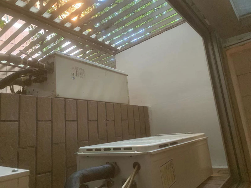 陽臺墻面刷漆好還是貼瓷磚好(圖2) 陽臺墻面刷漆好還是貼瓷磚好(圖2)