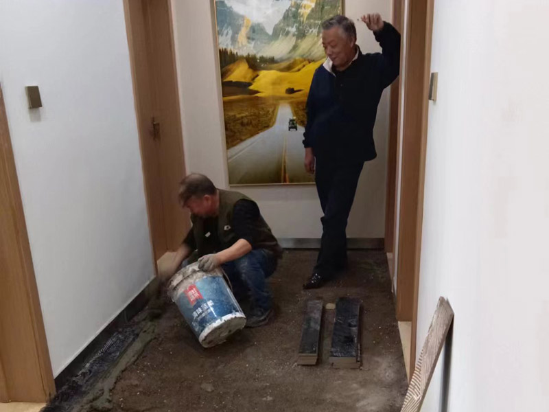 南京木門翻新在哪里找?guī)煾? /> </a> </div>
            <div   id=