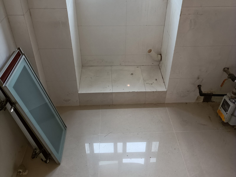 瓷磚空鼓用什么膠進行修補