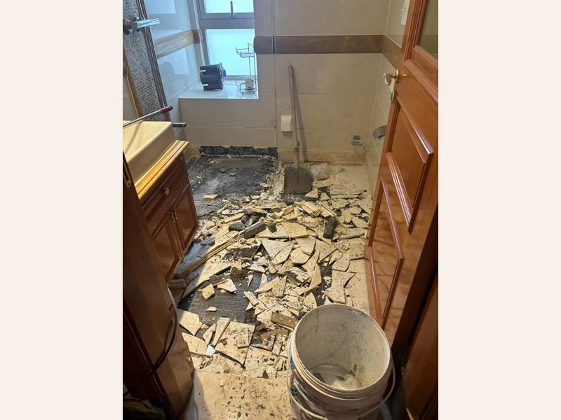 衛(wèi)生間外墻滲水墻皮脫落怎么辦